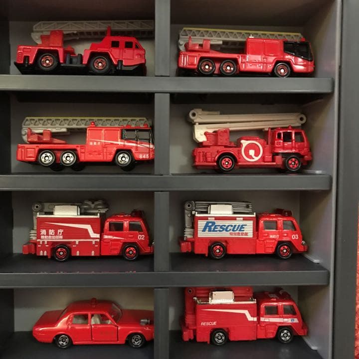トミカ　消防車　救急車　計24台　＋ケース込み