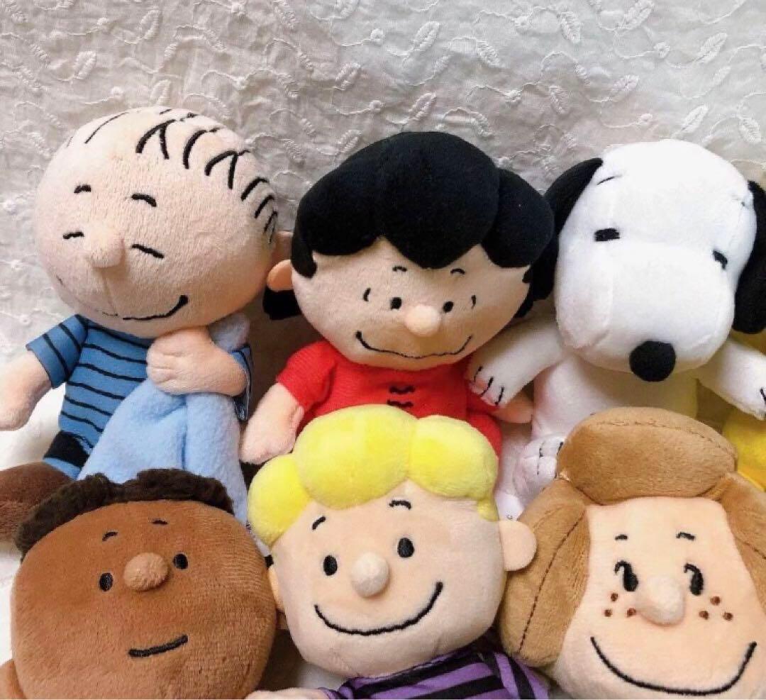新品　ピーナッツ　スヌーピー　フレンズ　ぬいぐるみ　ソフトビーンドール