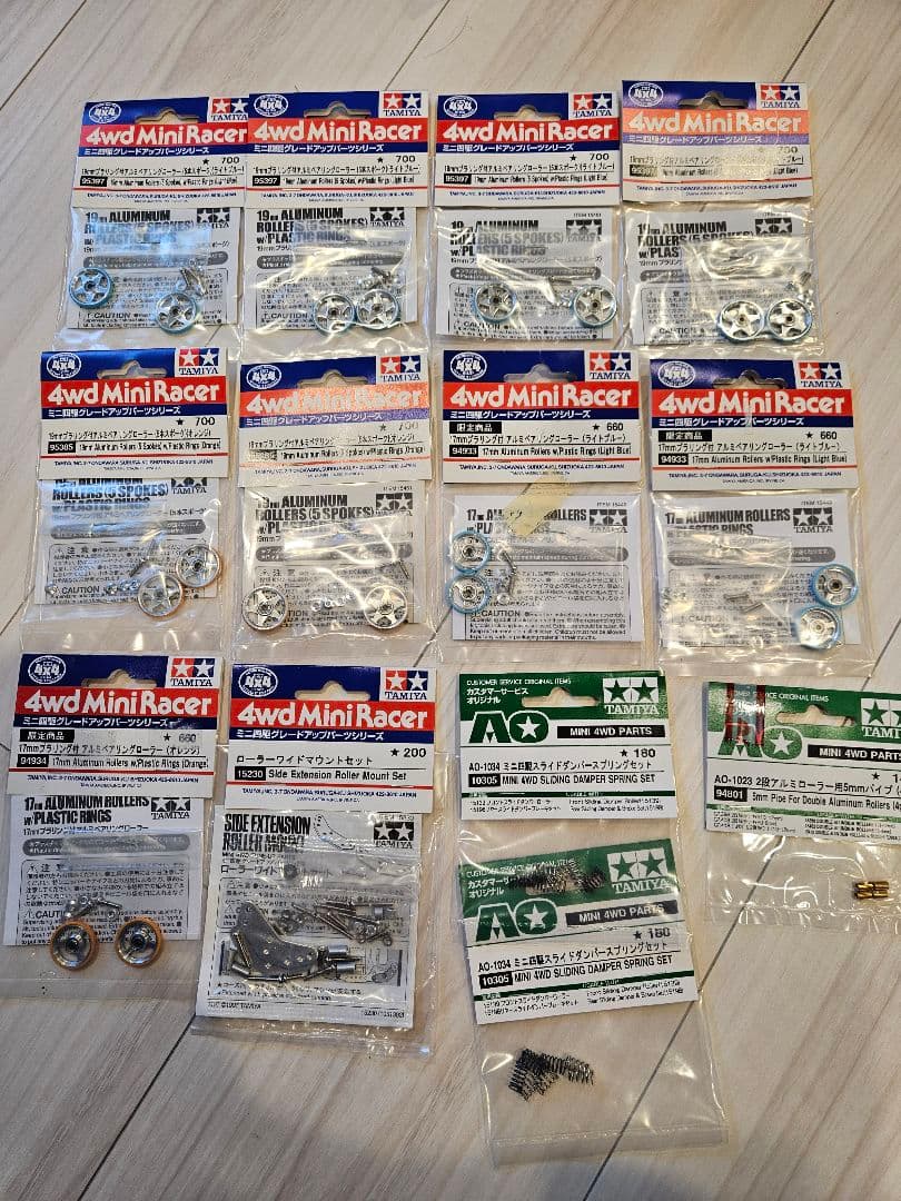 d*3様 ミニ四駆19mmプラリング付きアルミベアリングローラー5本スポーク　他