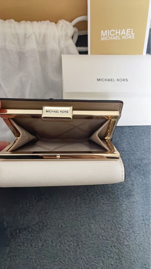 MICHAEL KORS ホワイト三つ折り財布