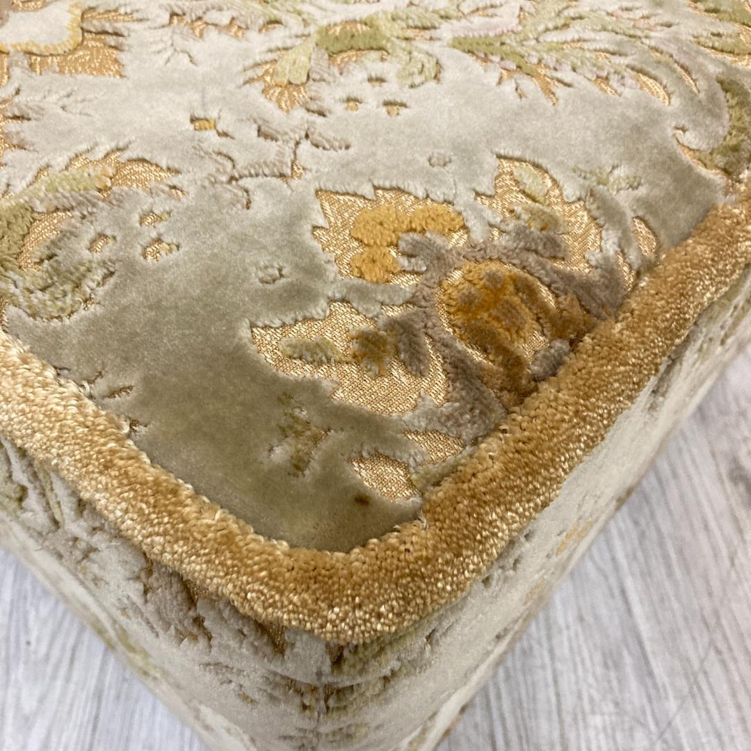 Niko 様用　【カリモク】金華山　スツール　オットマン