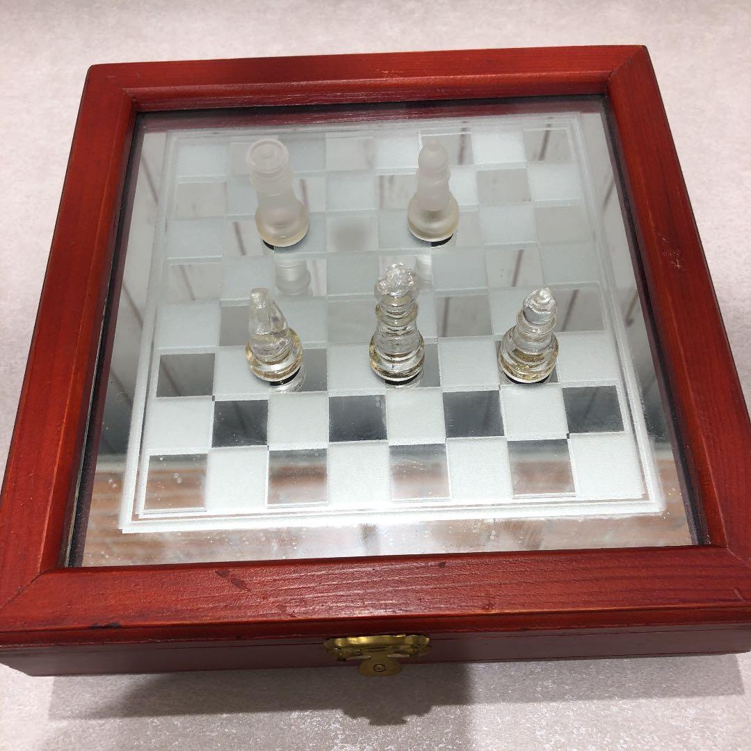 硝子製のチェス