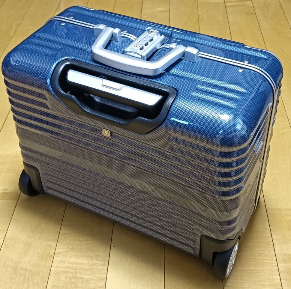 【未使用品・希少色】レジェンドウォーカー　横型キャリーケース　ポリカーボネート製