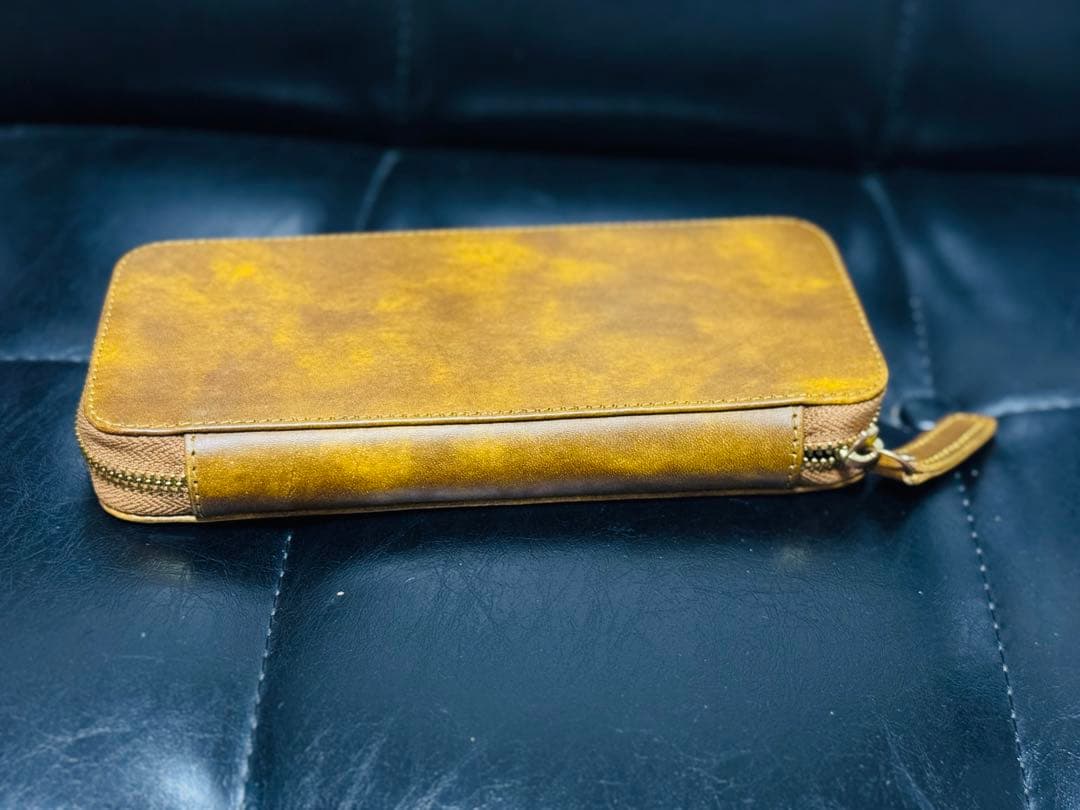 バハギア　ラウンドファスナーペンケース 美品