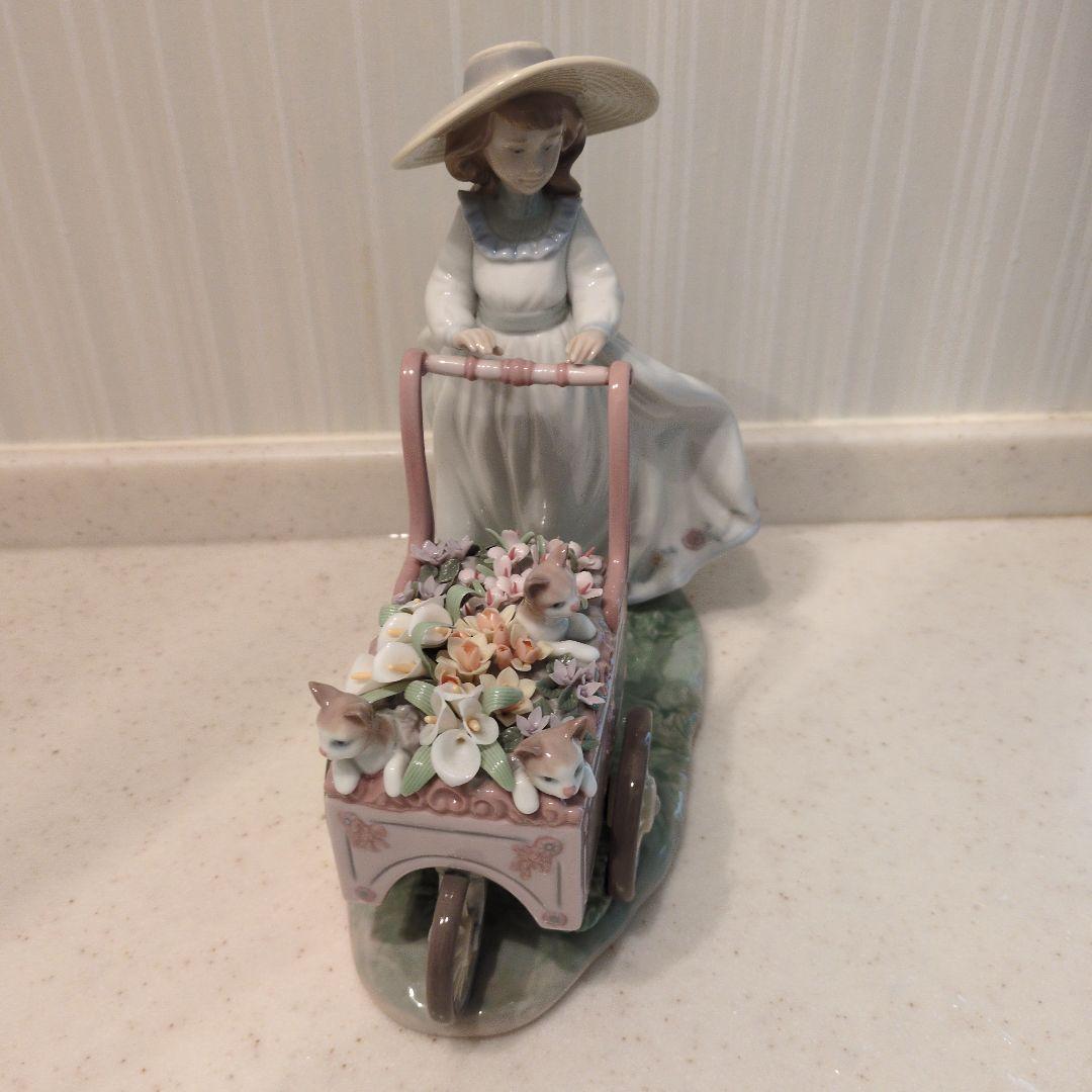【希少】Lladro　リヤドロ　女性　猫　花　花籠　麦わら帽子