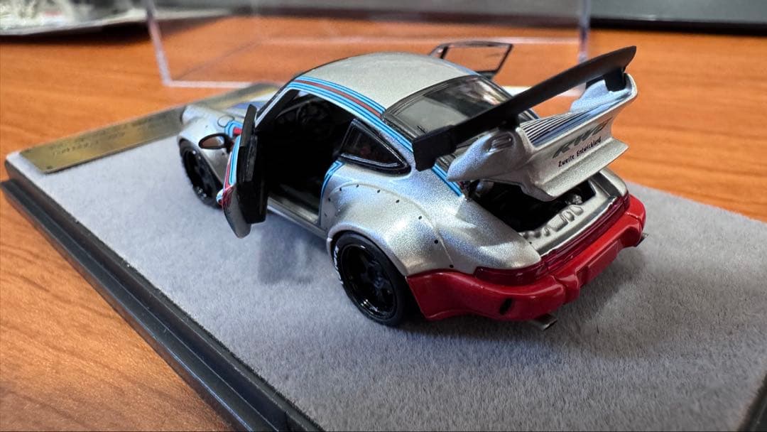 Rauh-Welt Porsche 964 限定モデル