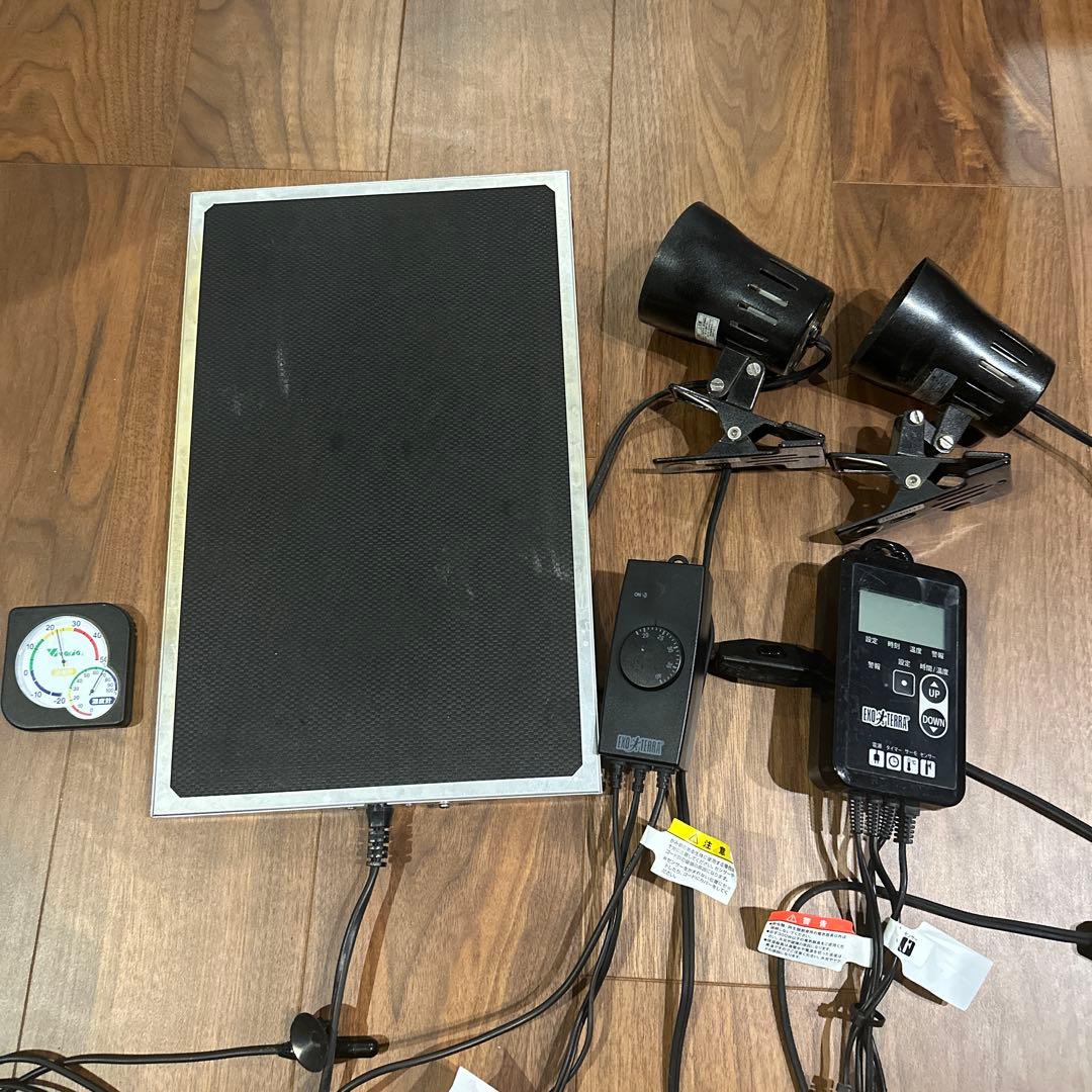 爬虫類　飼育用品　リクガメ　フトアゴ　など