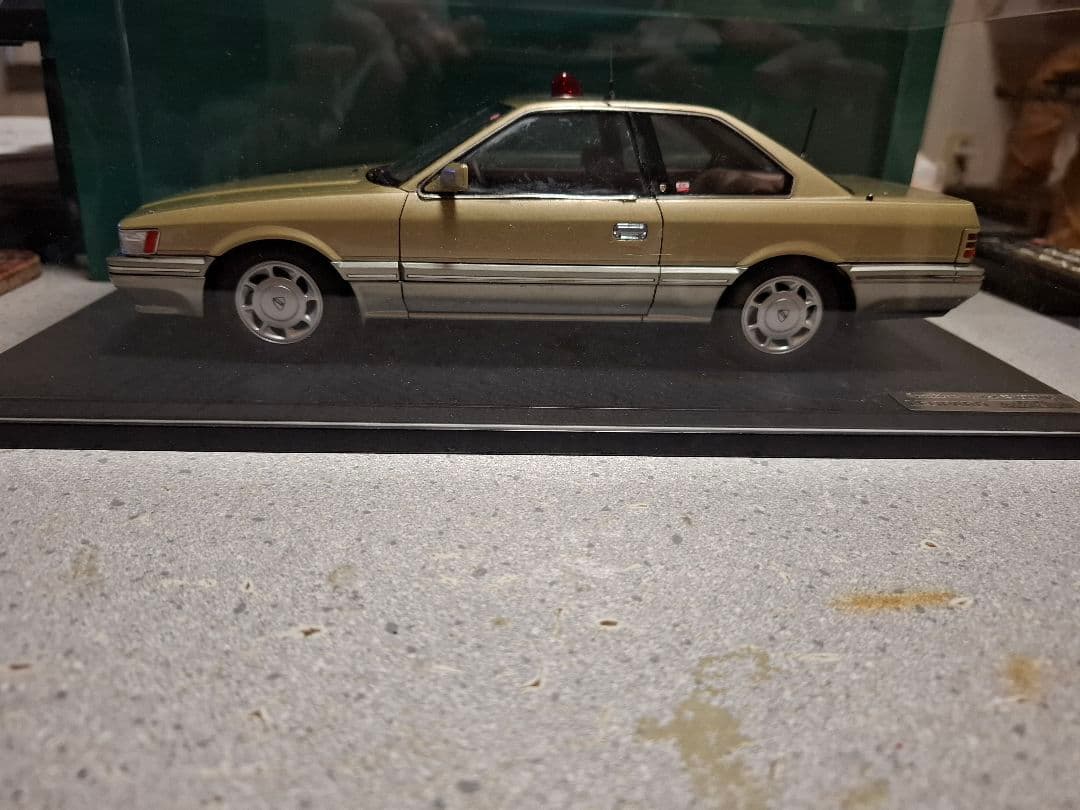 1／18　日産レパード　あぶない刑事　港3号