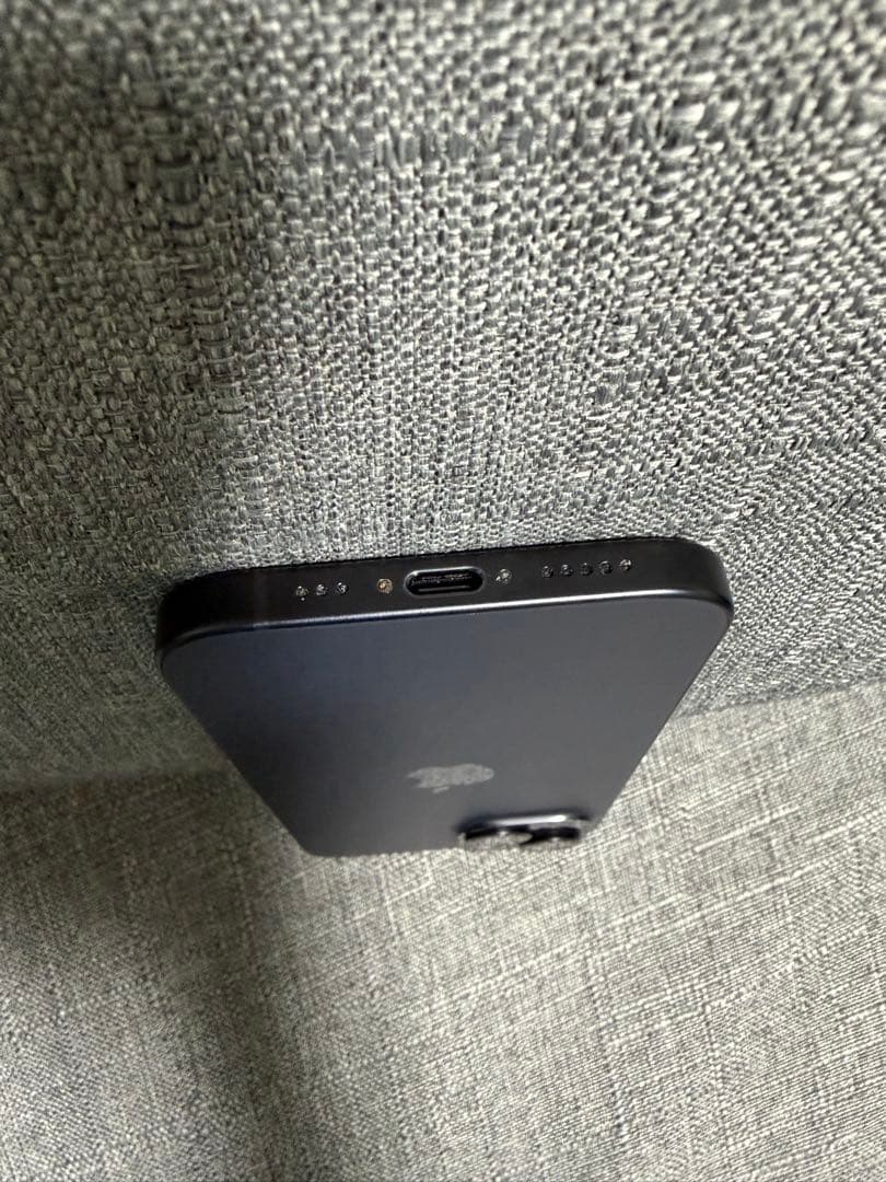 iPhone 15 ブラック 256GB