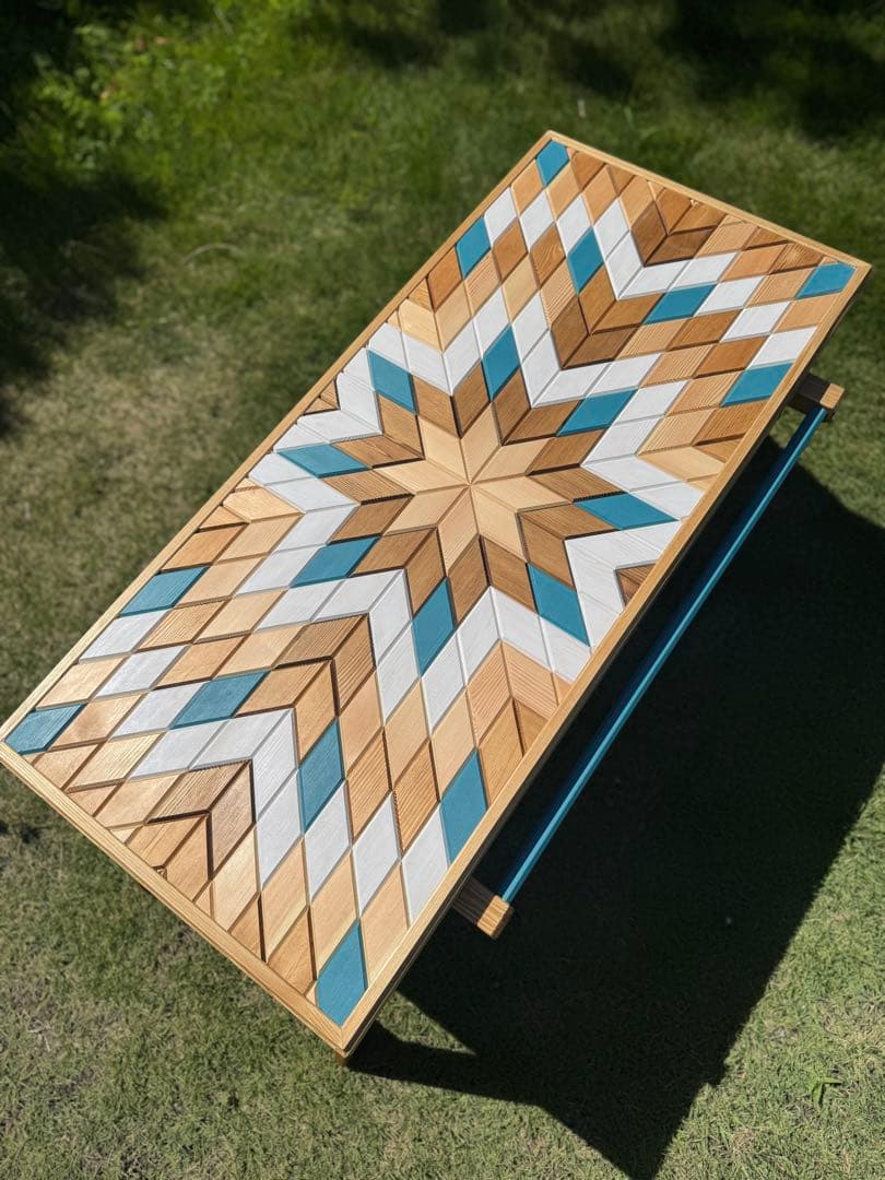 リスタオルテガ柄折りたたみテーブル