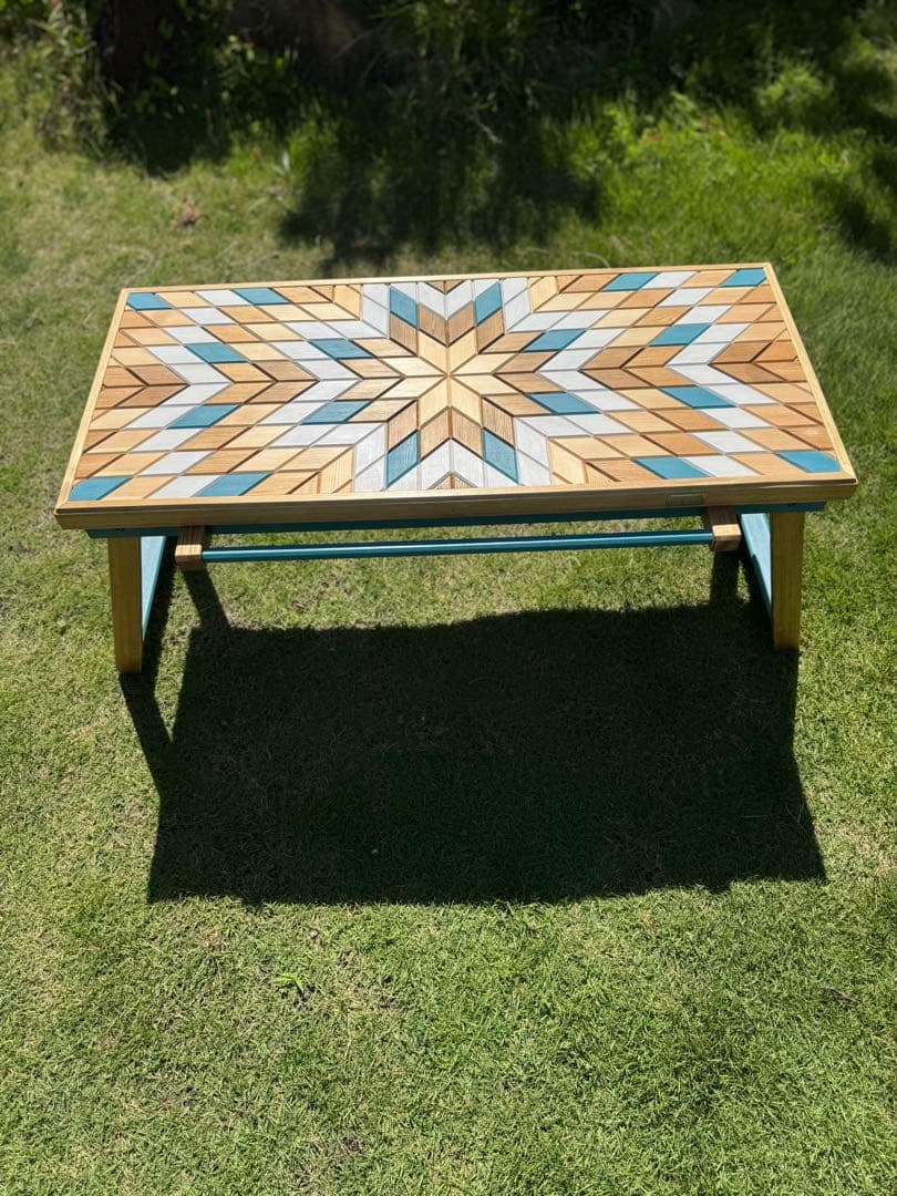 リスタオルテガ柄折りたたみテーブル