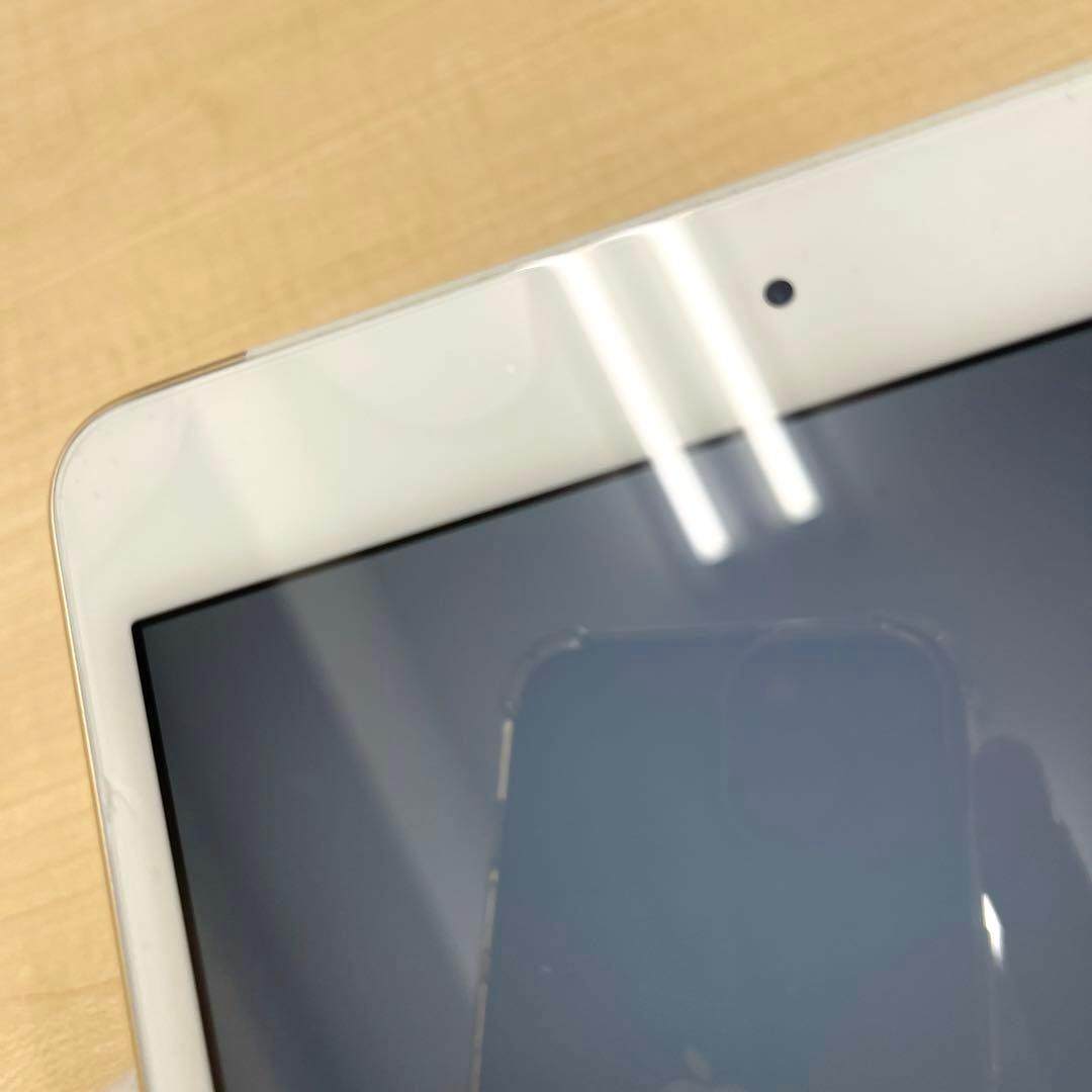 【T】Apple アップル iPad mini4 タブレット docomo◯