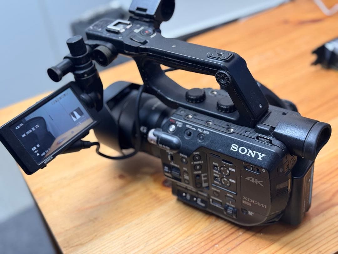値下げ！SONY PXW-FS5 18-105 f4ズームレンズ大容量バッテリー