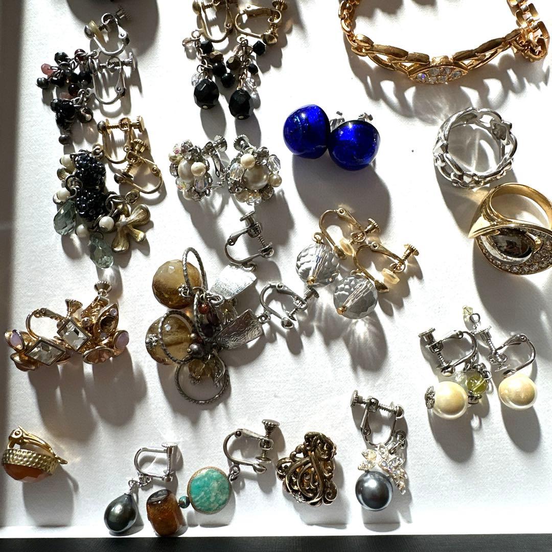 遺品整理　アクセサリーまとめ イミテーション　28個