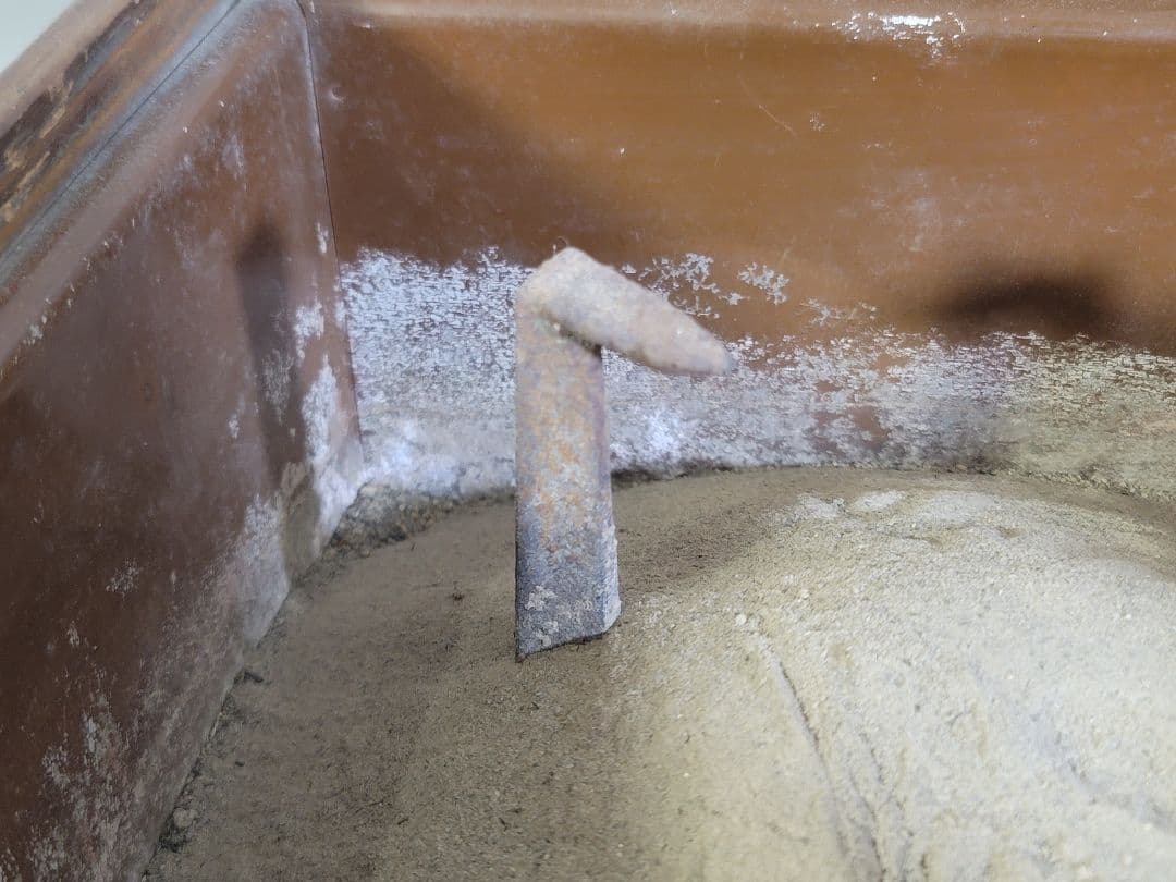 DT597 侘び寂び 古材 舟板 四方 火鉢 五徳付 古民具