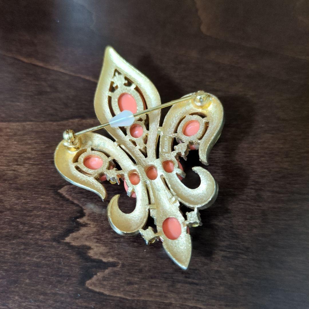 TRIFARI　エンブレムデザイン　ブローチ