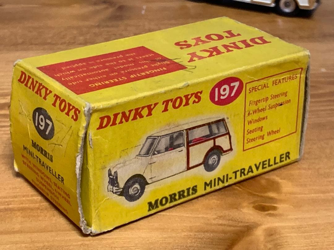 DINKY TOYS 197 MORRIS MINI-TRAVELLER 箱付き