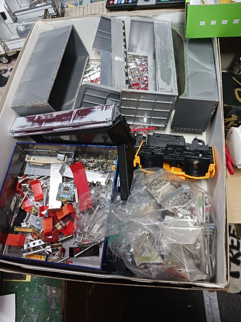 1/32デコトラ、トラックプラモデルジャンク部品、余り部品