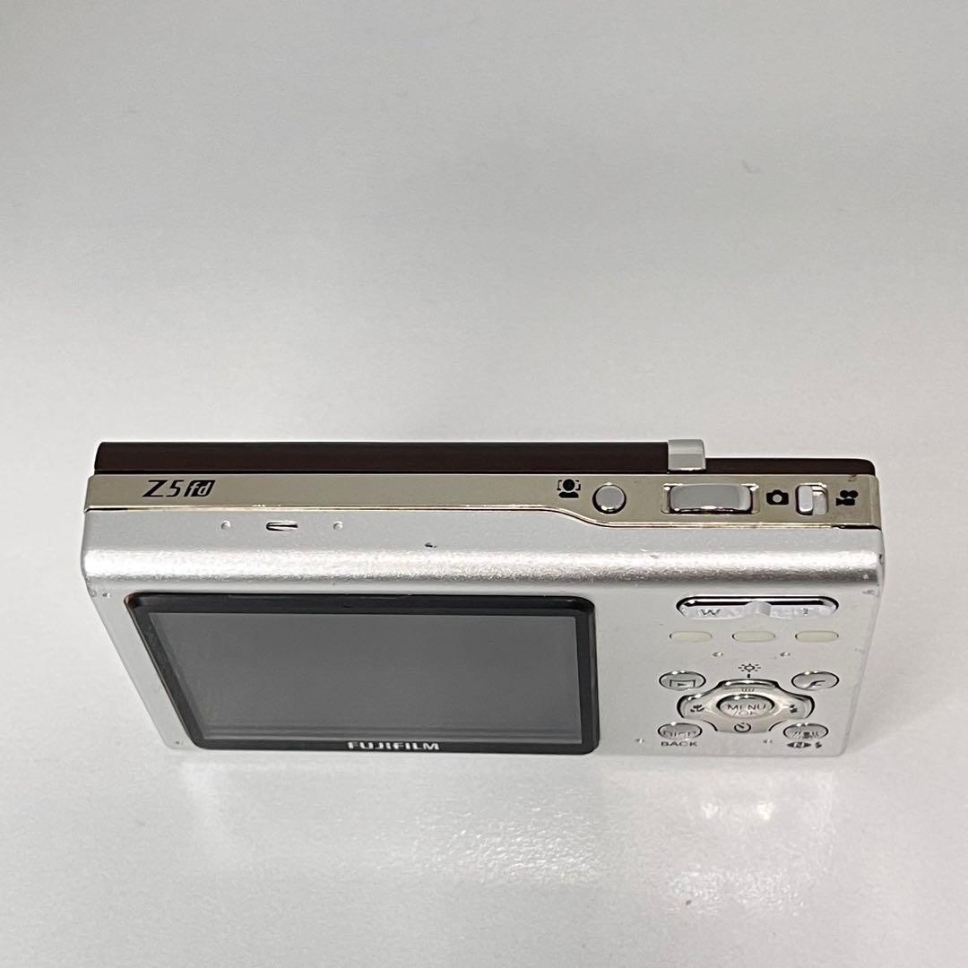 FUJIFILM FINEPIX Z5 6.3メガピクセル　コンデジ　デジカメ