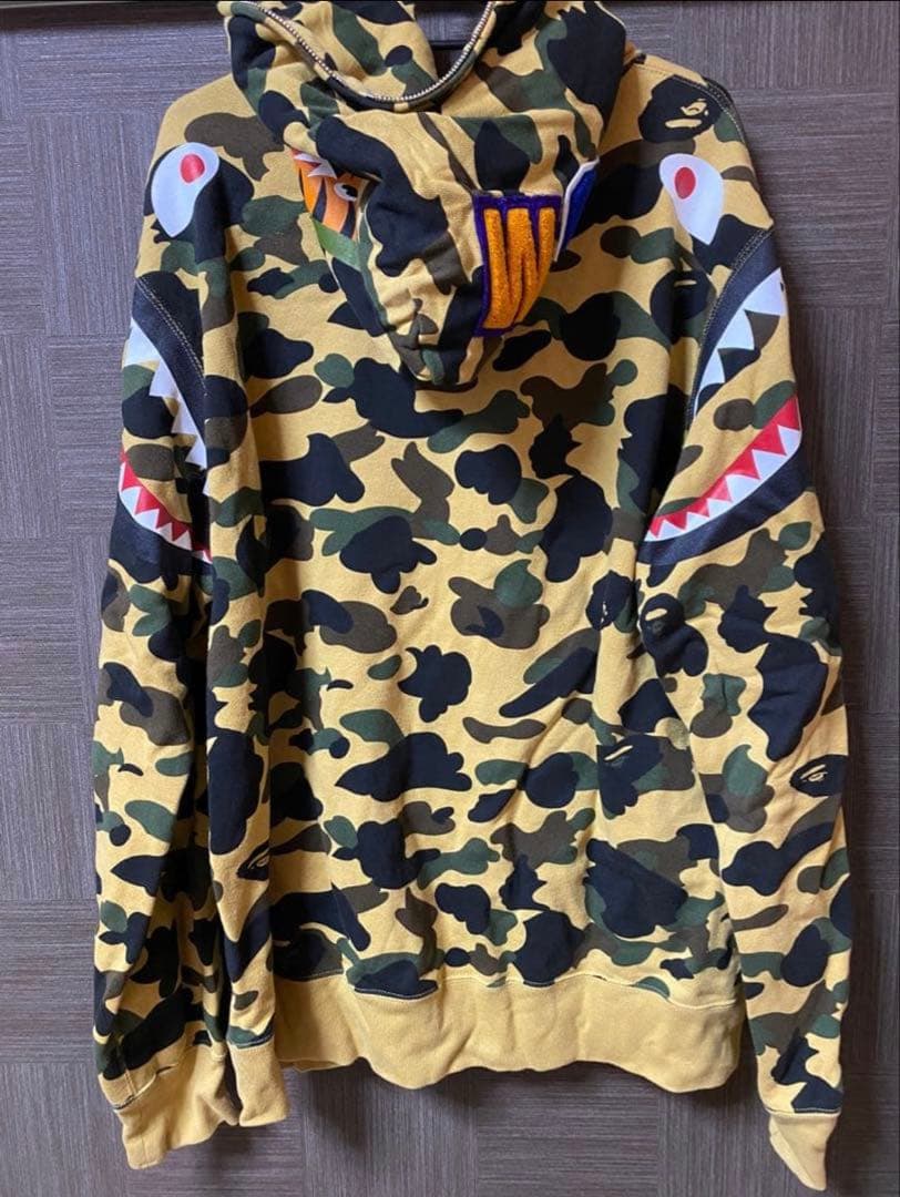 さ*っ様 A Bathing Ape カモフラージュパーカー M