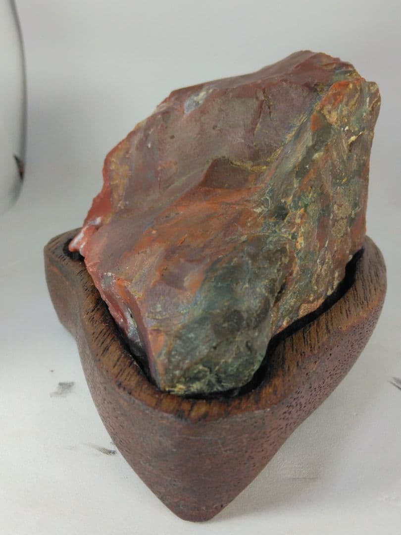 佐渡羽茂五色石