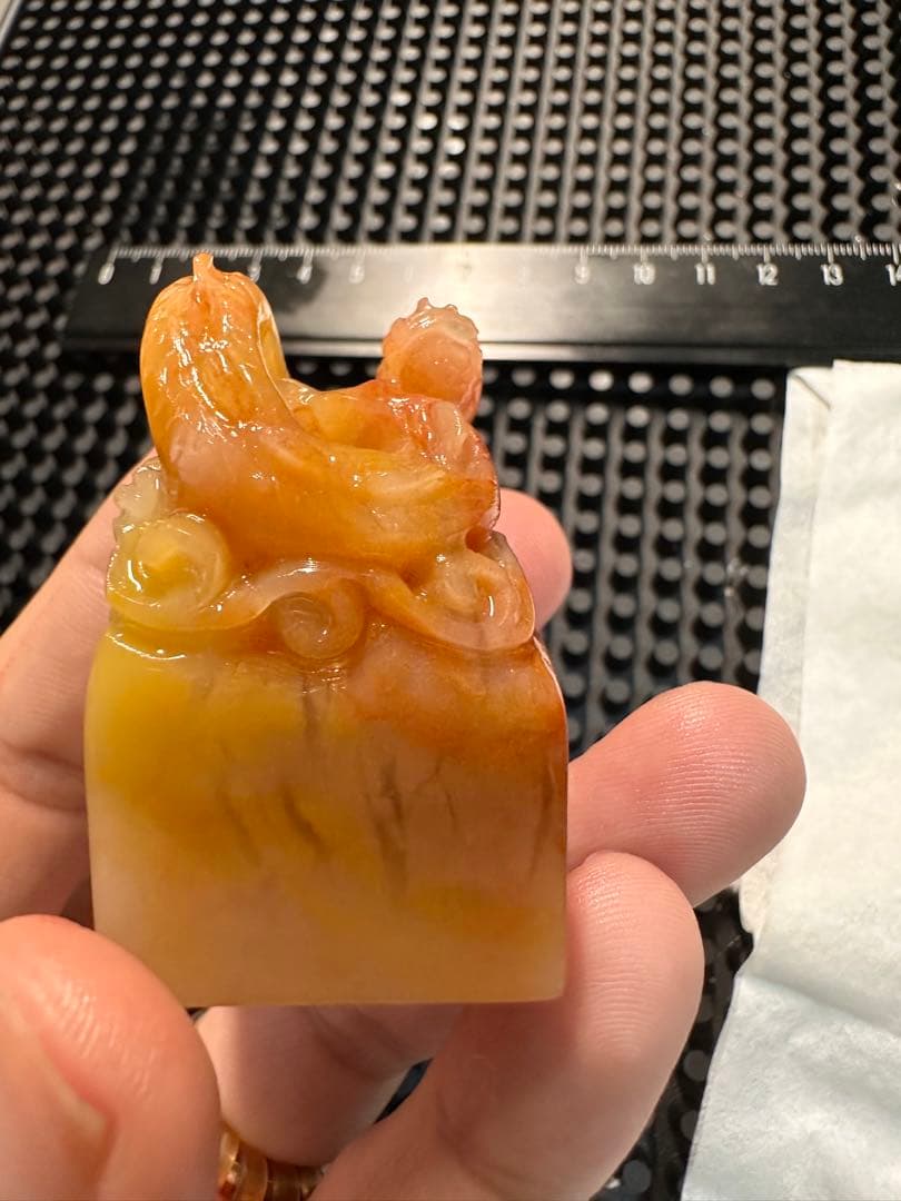 ラオス石　螭虎穿環　桃花凍　田黄　高級印材　箱付き　書道　篆刻　落款　雅号