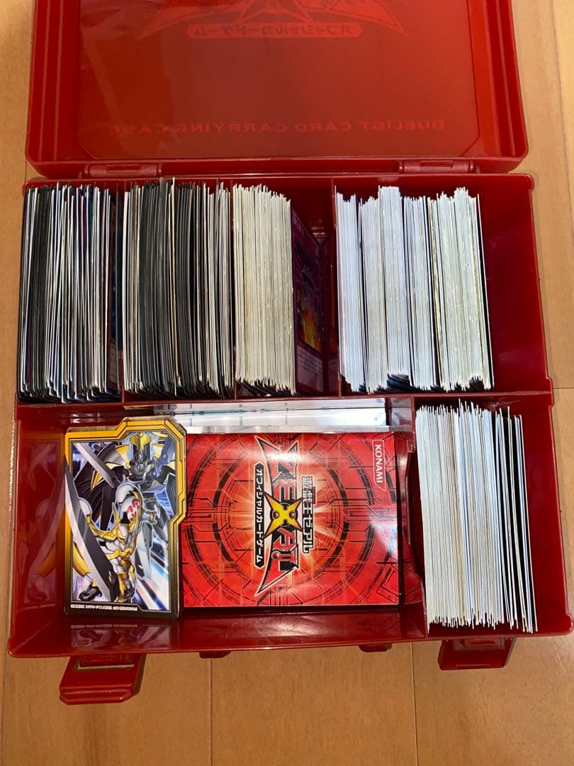 遊戯王　　カード約800枚　公式収納ケース　引退品
