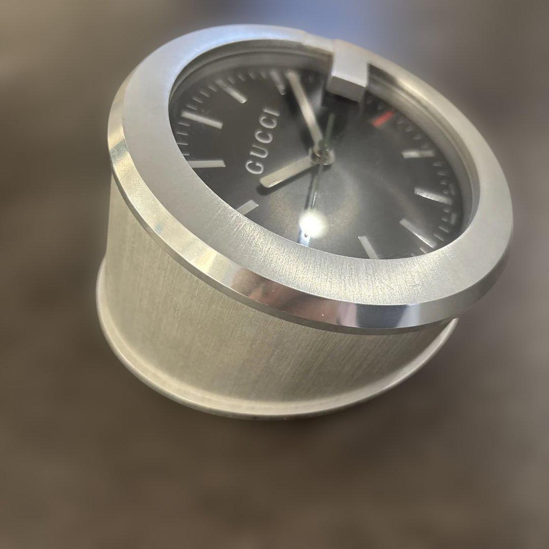 GUCCI ラウンド型置時計 210ブラック/シルバー　ジャンク品