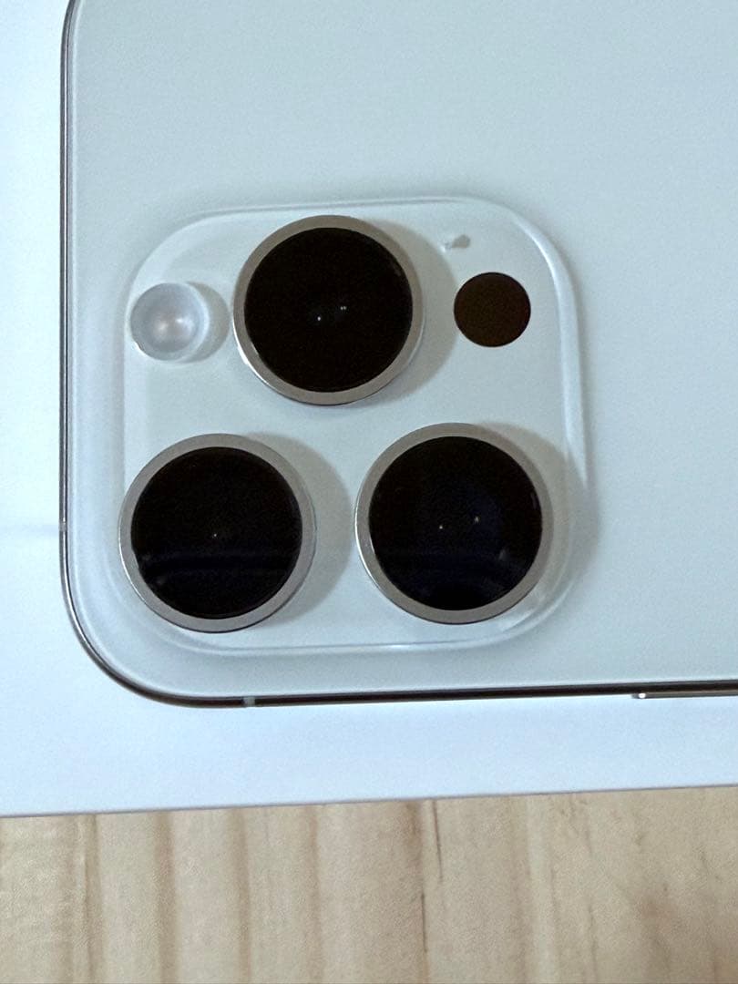 Apple iPhone 15Pro ホワイトチタニウム 128GB おまけ付き