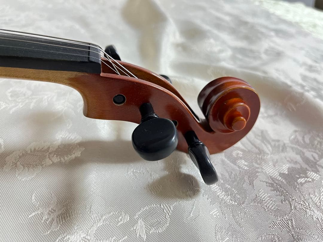 バイオリン　スズキ　SUZUKI 鈴木　楽器を守る丈夫なハードケース付き