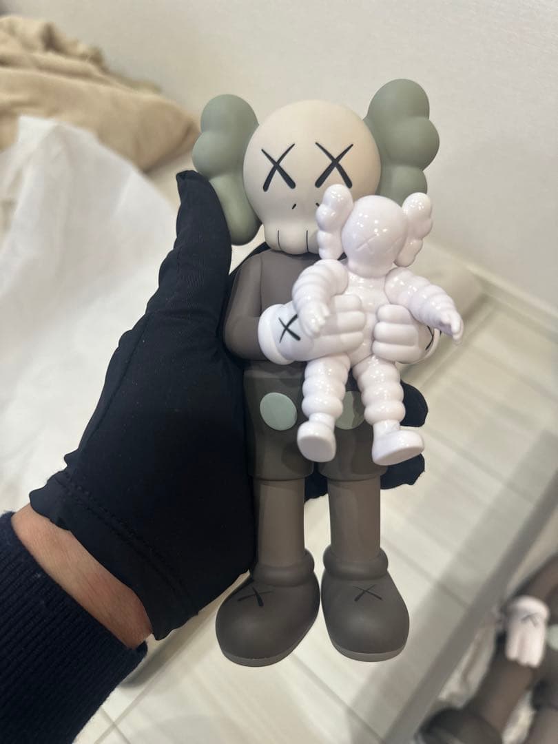 kaws family brown カウズ フィギュア