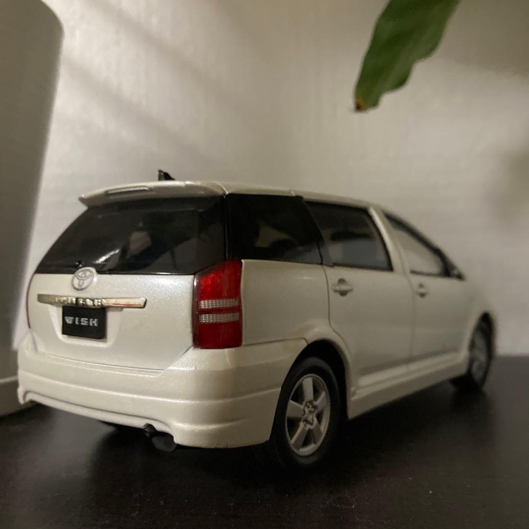 トヨタ　ウィッシュ WISH カラーサンプル 1/24 ホワイト