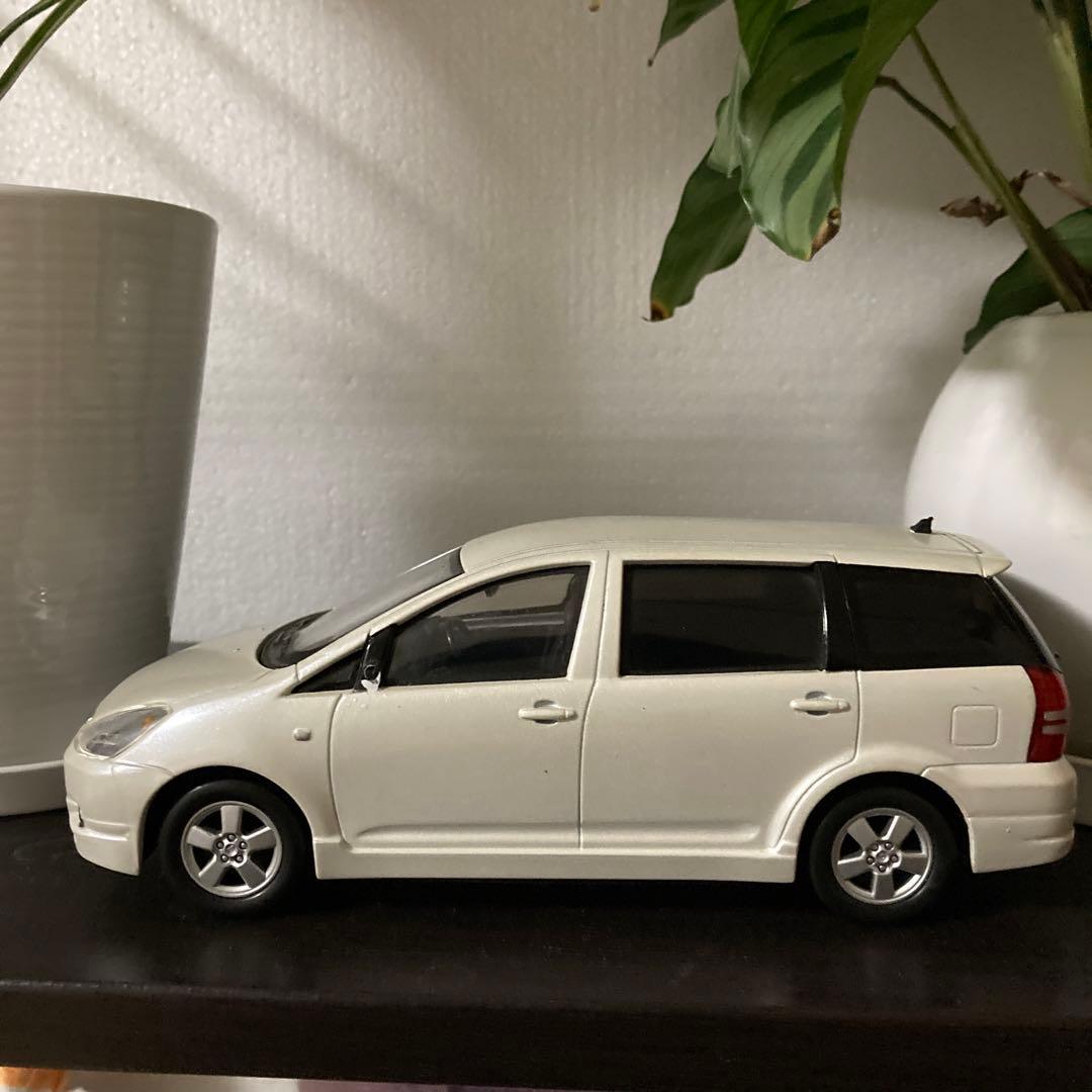 トヨタ　ウィッシュ WISH カラーサンプル 1/24 ホワイト