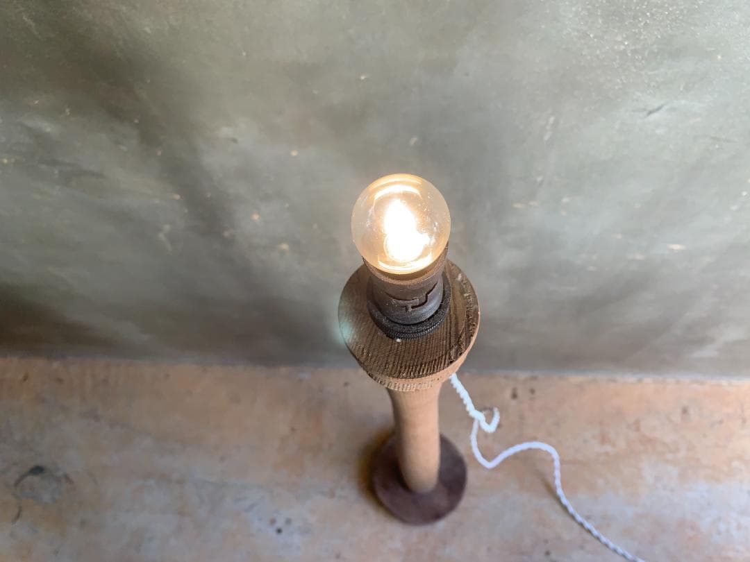 フランス アンティーク　パイン材 木製・真鍮 フロアランプ ブロカント