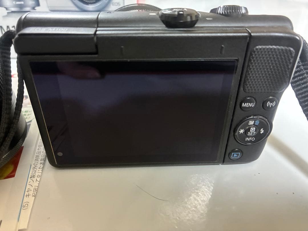 Canon EOS M100 ミラーレス一眼