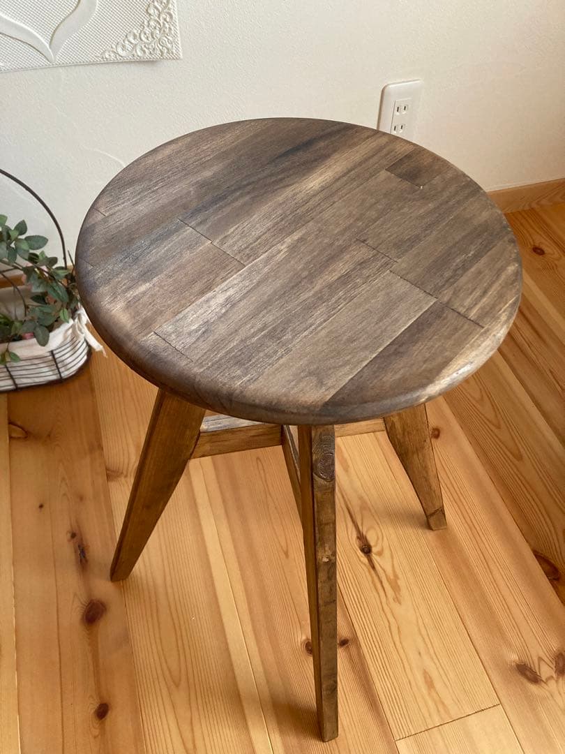 場所を取らないサイドテーブル