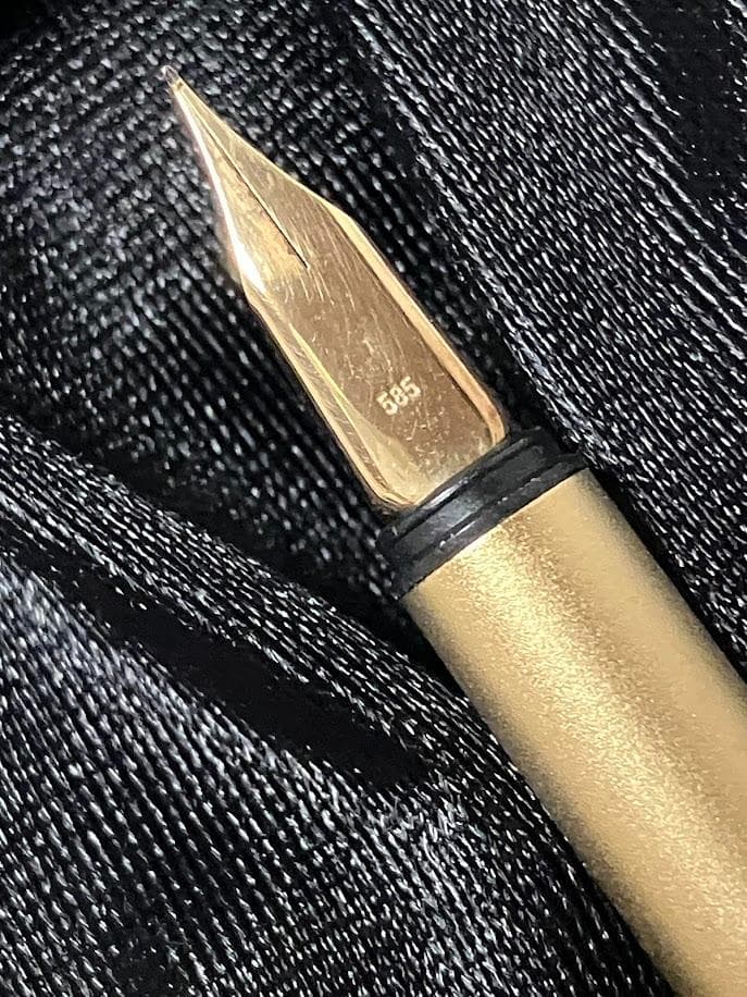 【開運】新品未使用　万年筆　モンブラン　ノブレス 1147　585　インク6本付