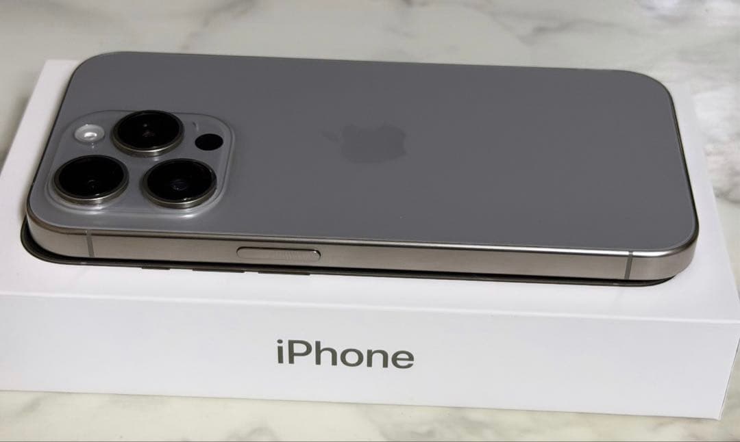 iPhone15pro ナチュラルチタニウム 128gb