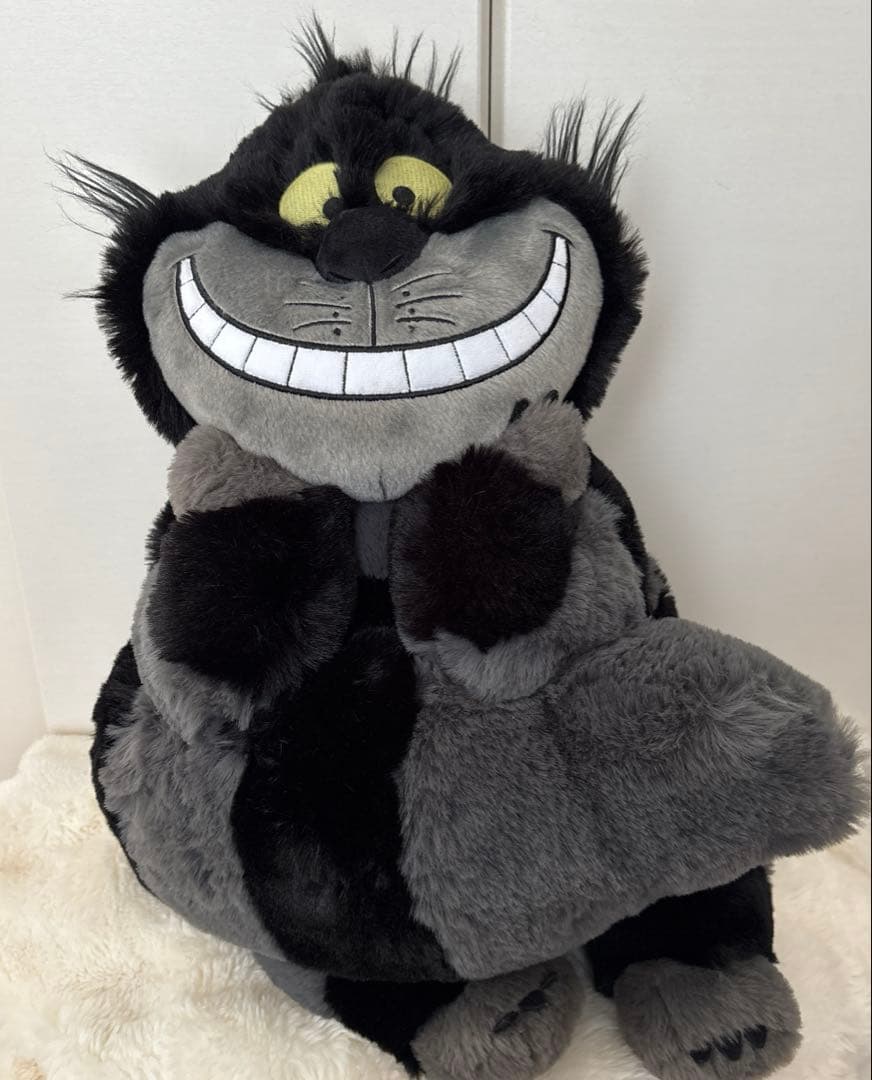 ディズニーストア チェシャ猫 ぬいぐるみ 蓄光 ブラック