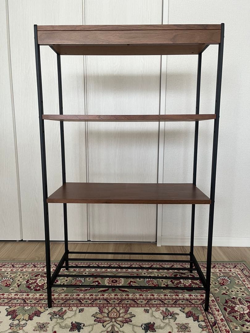 木製と金属の3段オープンシェルフ