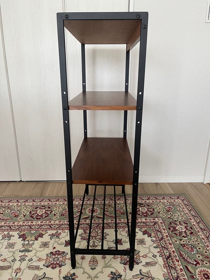 木製と金属の3段オープンシェルフ