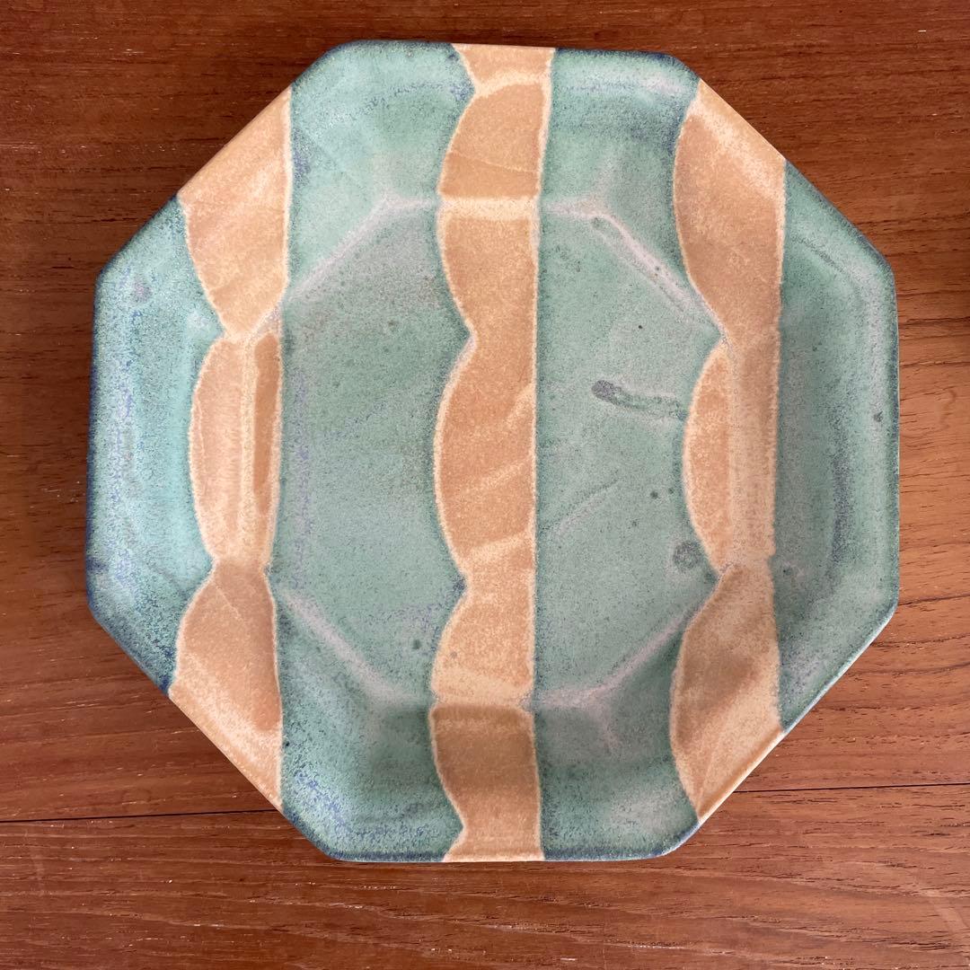 吉野瞬　八角皿　青緑とベージュの陶器皿