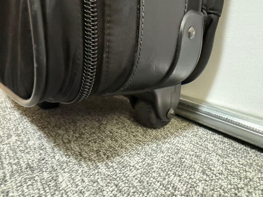 さ*た様 【正規品】プラダ PRADA キャリーケース 黒 ラスト一個