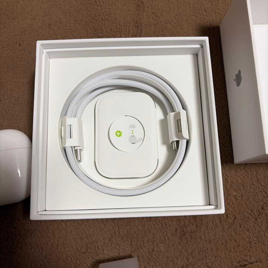 AirPods Pro 2世代　本体 充電ケース付き ホワイト