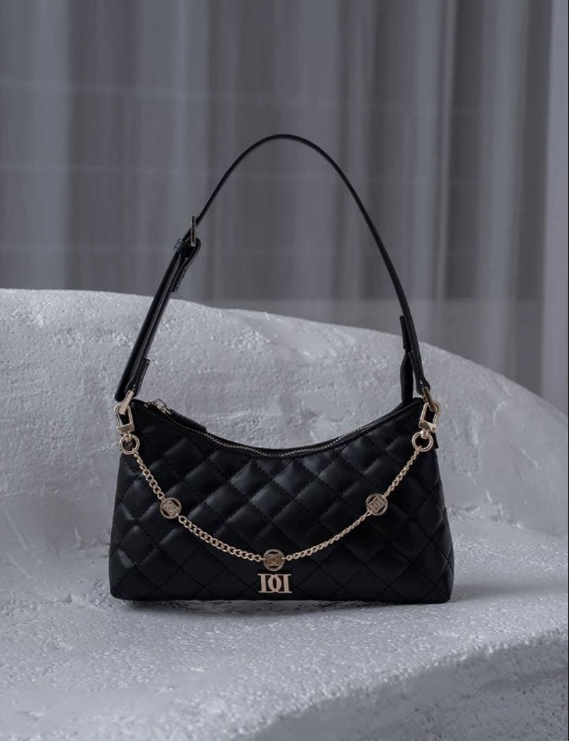 ダーリッチショルダーバッグ BLK