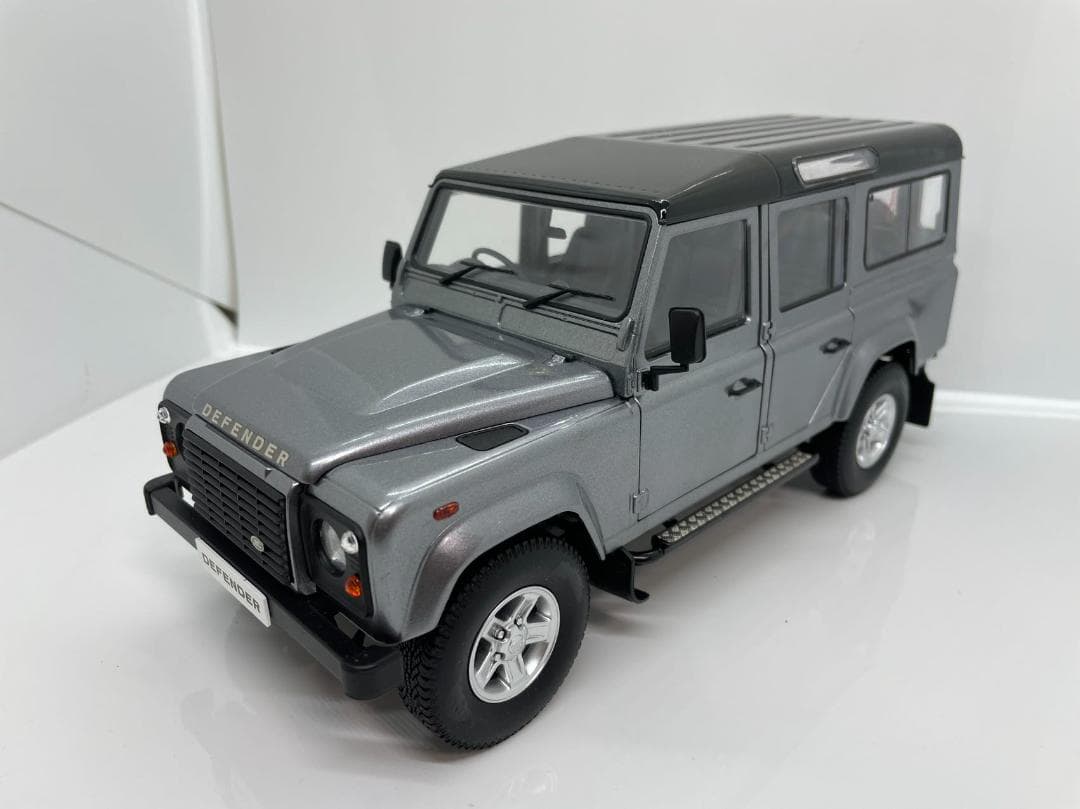 305-034 1/18 ランドローバー ディフェンダー 110