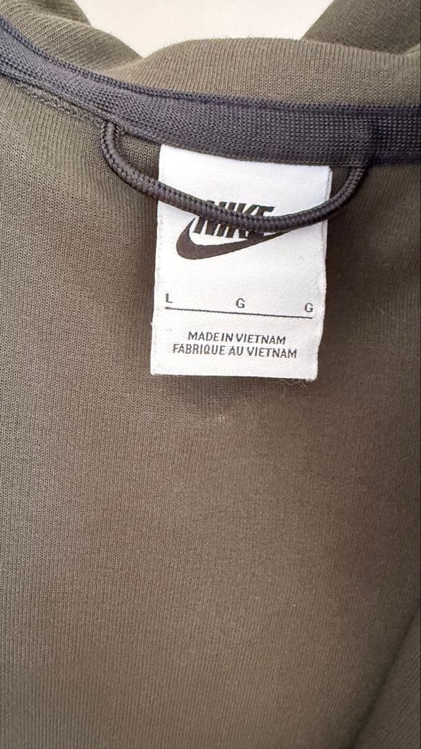 【極美品】NIKE FCバルセロナ テックフリースパーカー カーキ L