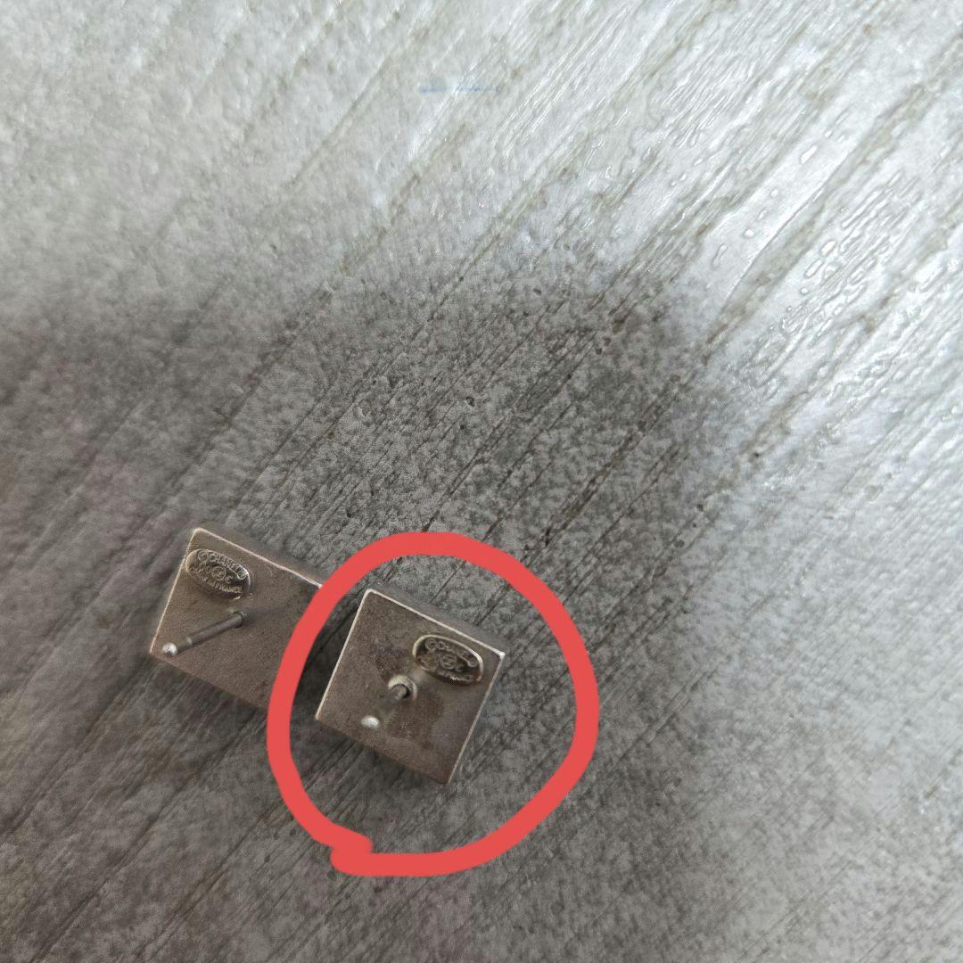 シャネルピアス（片耳差し込み棒グラグラ）