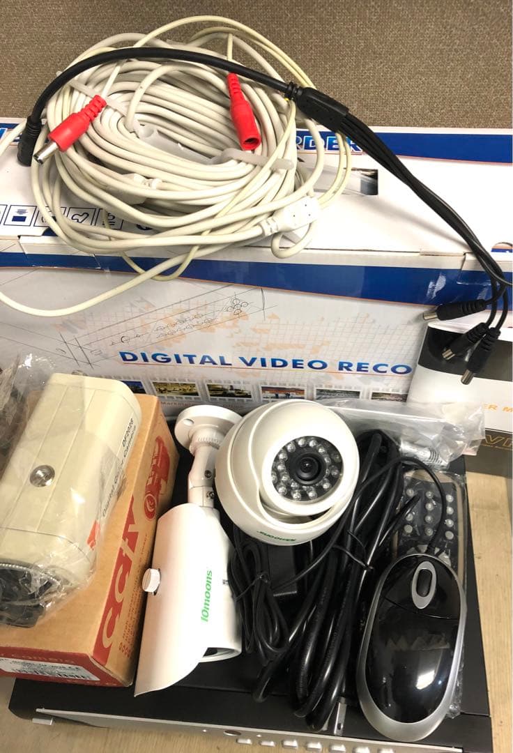 【訳あり品】 アナログ 防犯カメラ3台 DVR セット 新古品 1TB HDD付