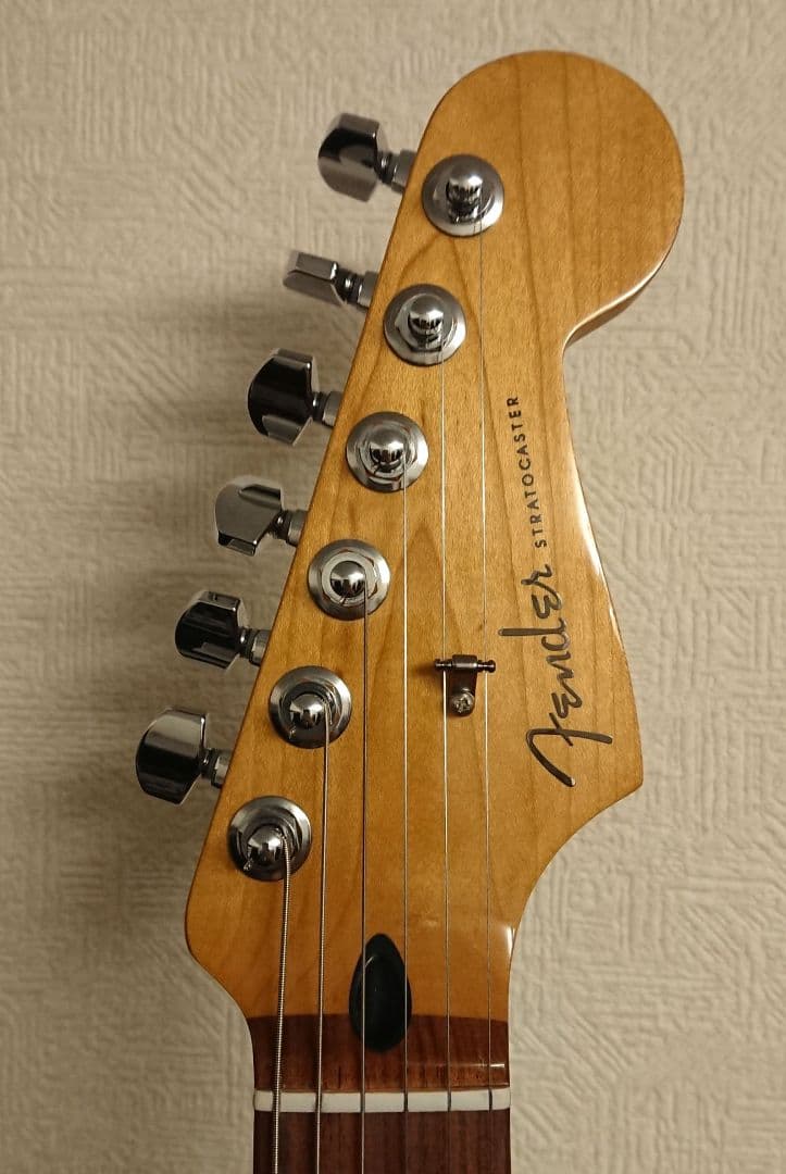 ギター Fender MEX Player Plus Stratocaster